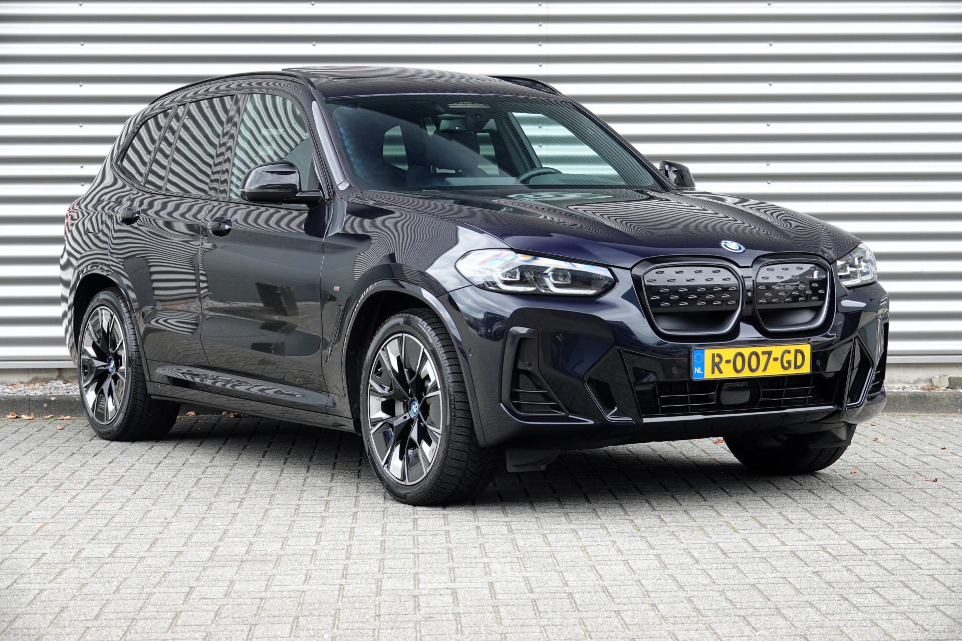 tweedehands BMW iX3 High Executive 80 kWh M-Sport OVERNAME LEASECONTRACT 1099 ex btw per maand  – beschikbaar bij Van de Velde Auto’s