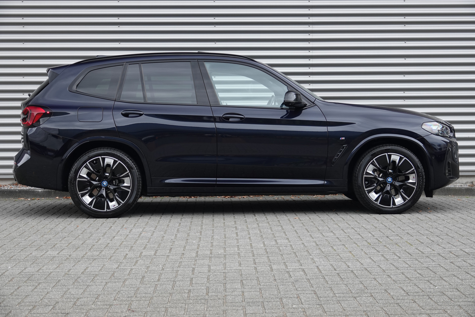 tweedehands BMW iX3 High Executive 80 kWh M-Sport OVERNAME LEASECONTRACT 1099 ex btw per maand  – beschikbaar bij Van de Velde Auto’s