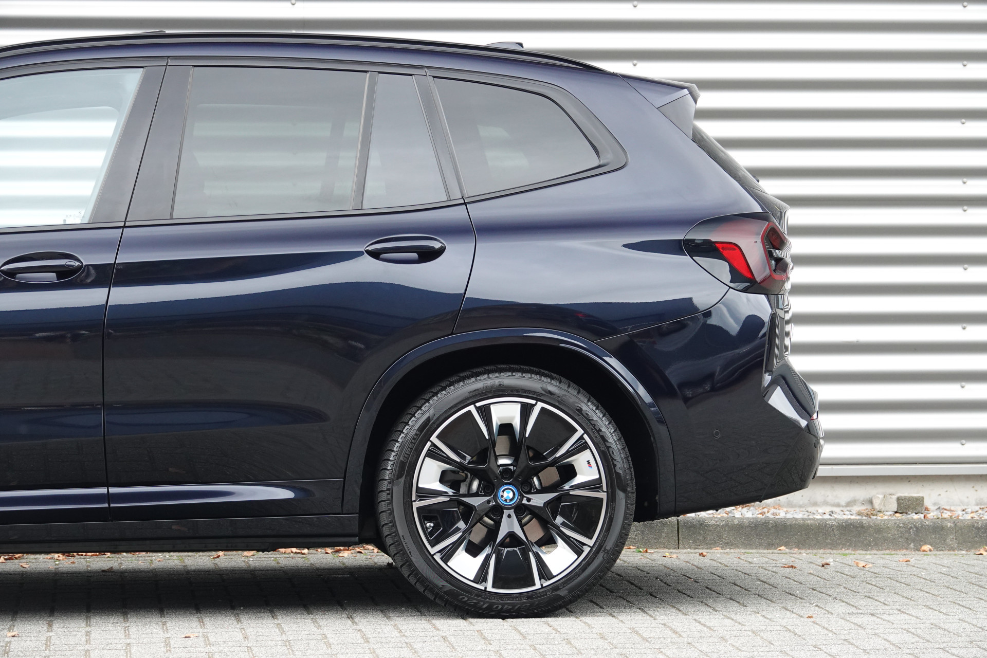 tweedehands BMW iX3 High Executive 80 kWh M-Sport OVERNAME LEASECONTRACT 1099 ex btw per maand  – beschikbaar bij Van de Velde Auto’s