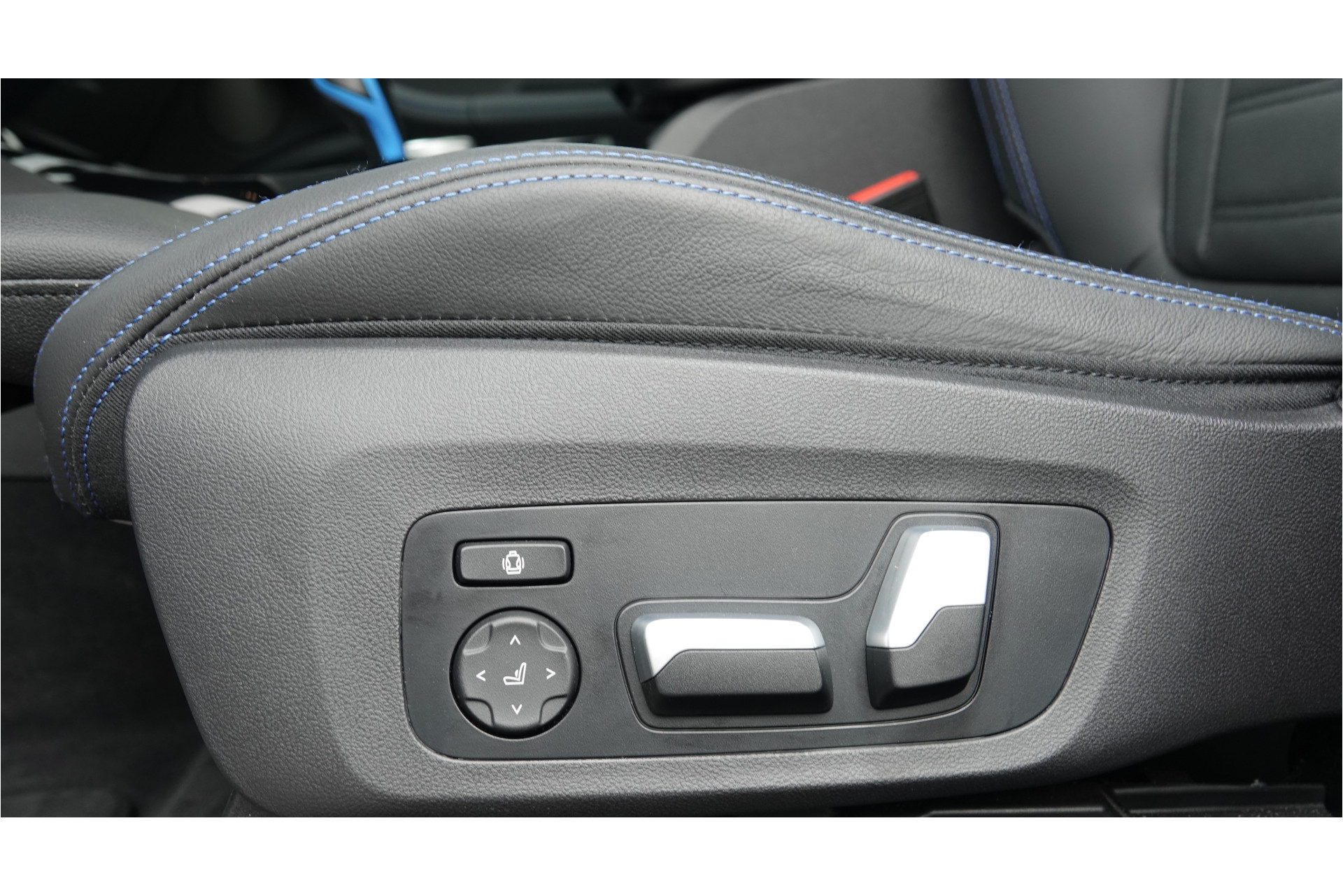 tweedehands BMW iX3 High Executive 80 kWh M-Sport OVERNAME LEASECONTRACT 1099 ex btw per maand  – beschikbaar bij Van de Velde Auto’s