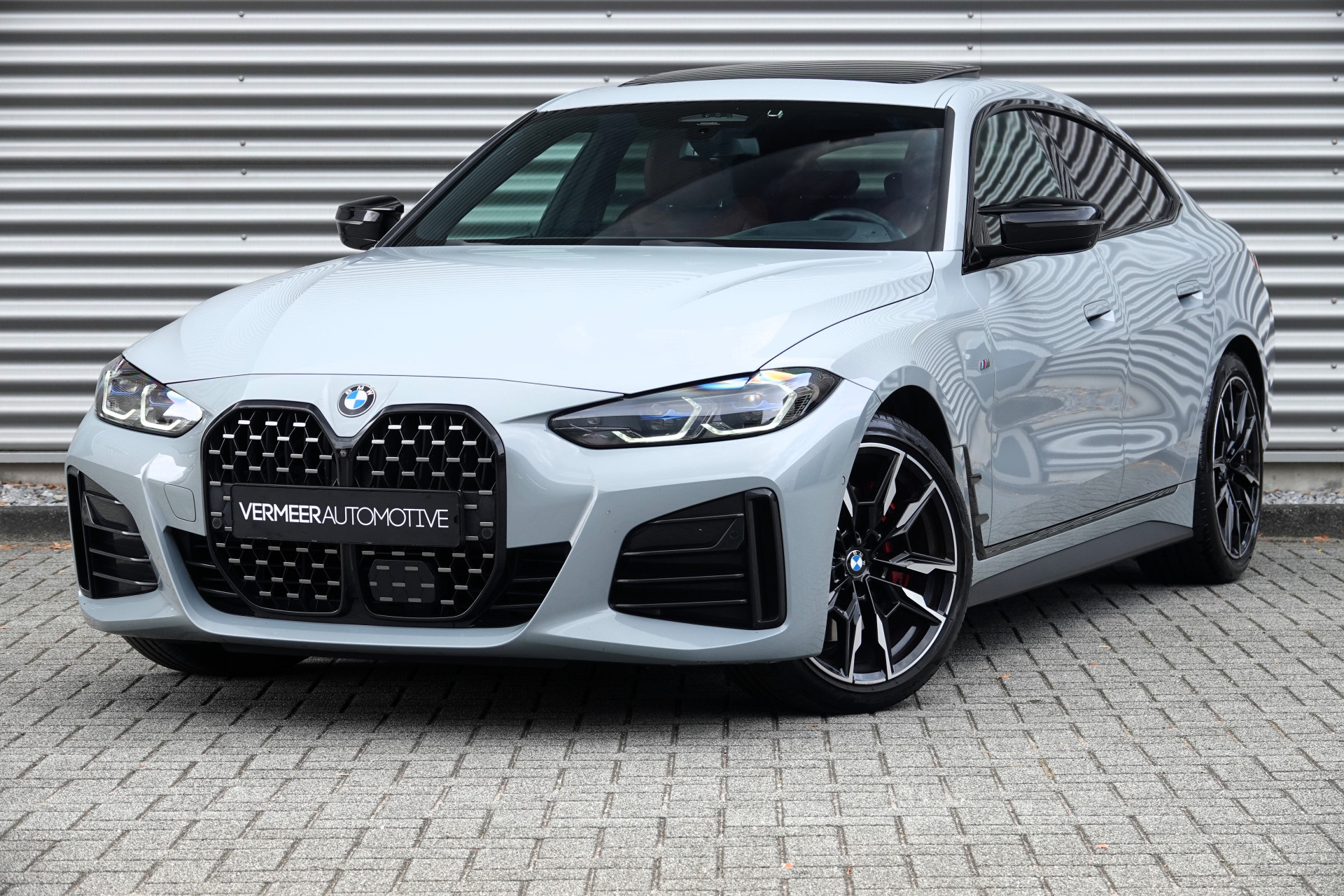 tweedehands BMW 4 Serie Gran Coupé M440i xDrive High Executive M Sport | Schuifdak | Trekhaak | Laser | H&K | HUD |  – beschikbaar bij Van de Velde Auto’s