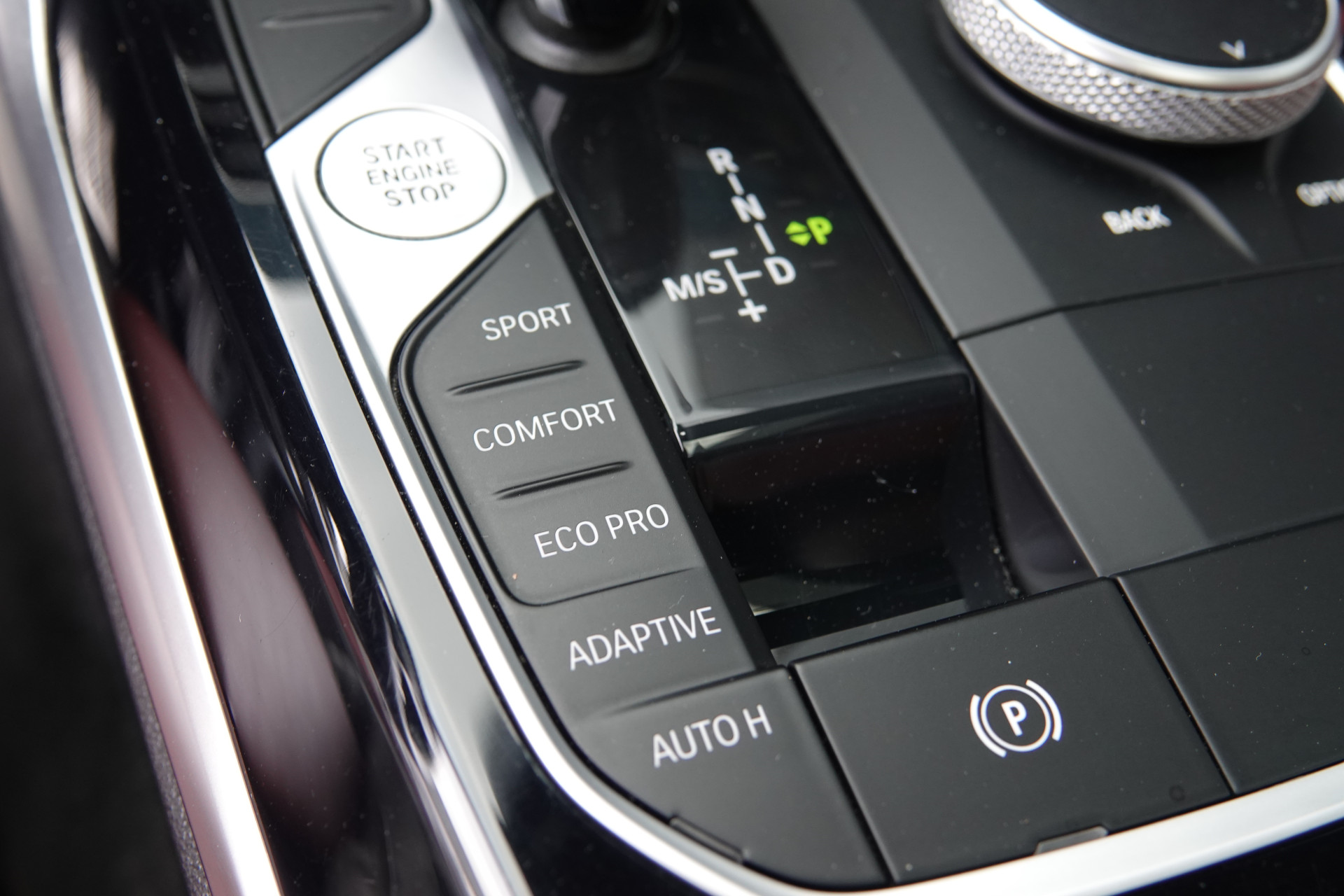 tweedehands BMW 4 Serie Gran Coupé M440i xDrive High Executive M Sport | Schuifdak | Trekhaak | Laser | H&K | HUD |  – beschikbaar bij Van de Velde Auto’s