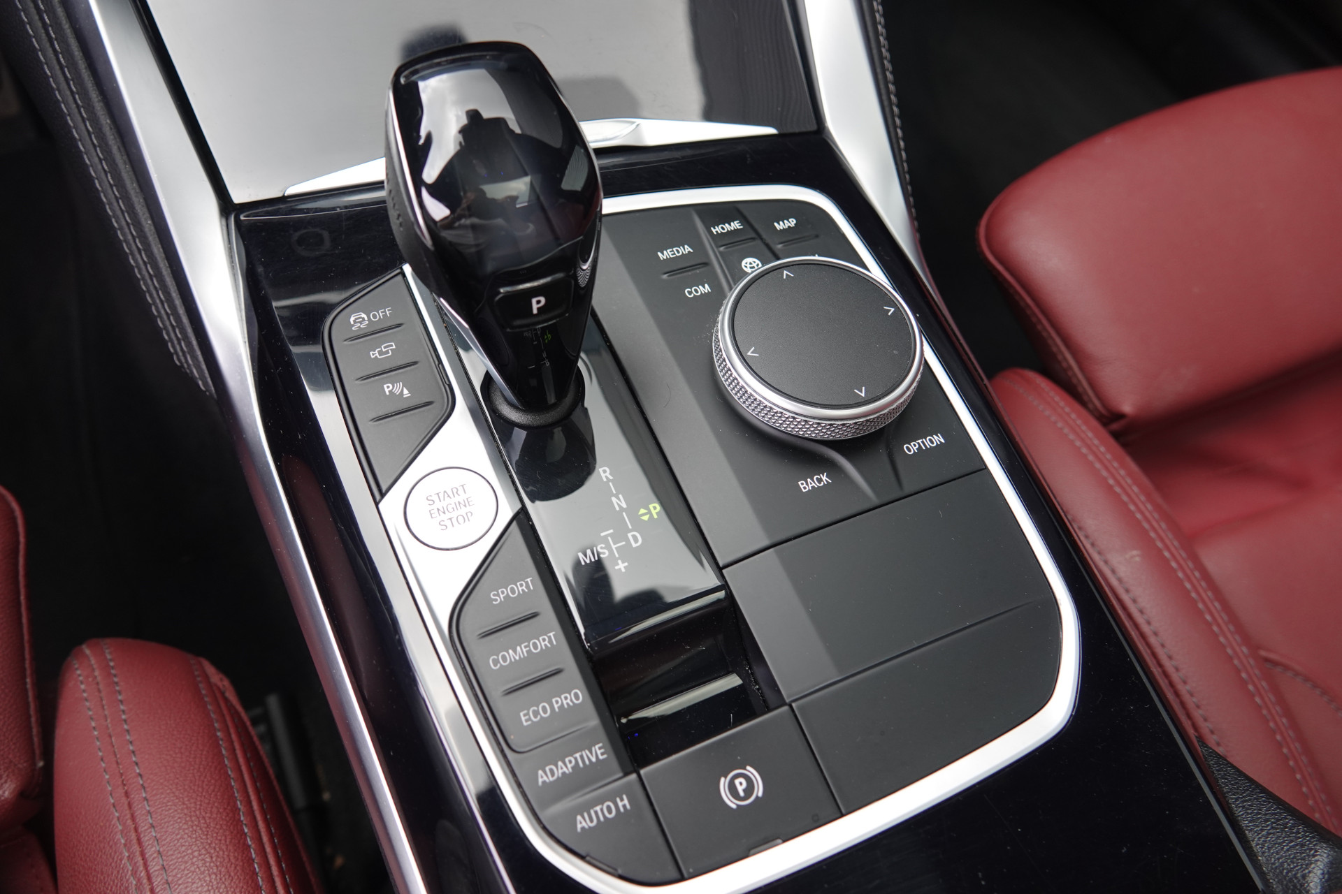 tweedehands BMW 4 Serie Gran Coupé M440i xDrive High Executive M Sport | Schuifdak | Trekhaak | Laser | H&K | HUD |  – beschikbaar bij Van de Velde Auto’s