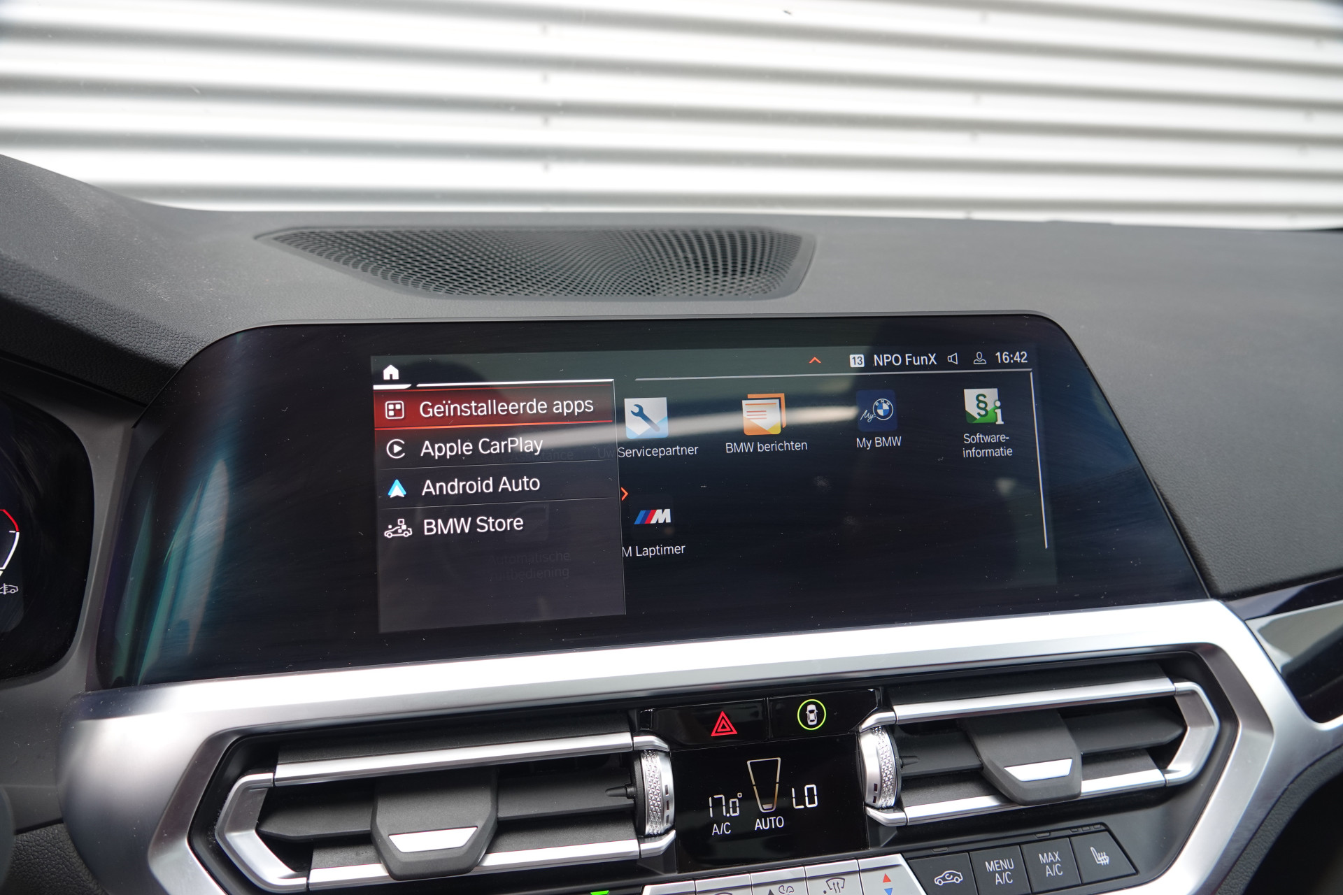 tweedehands BMW 4 Serie Gran Coupé M440i xDrive High Executive M Sport | Schuifdak | Trekhaak | Laser | H&K | HUD |  – beschikbaar bij Van de Velde Auto’s