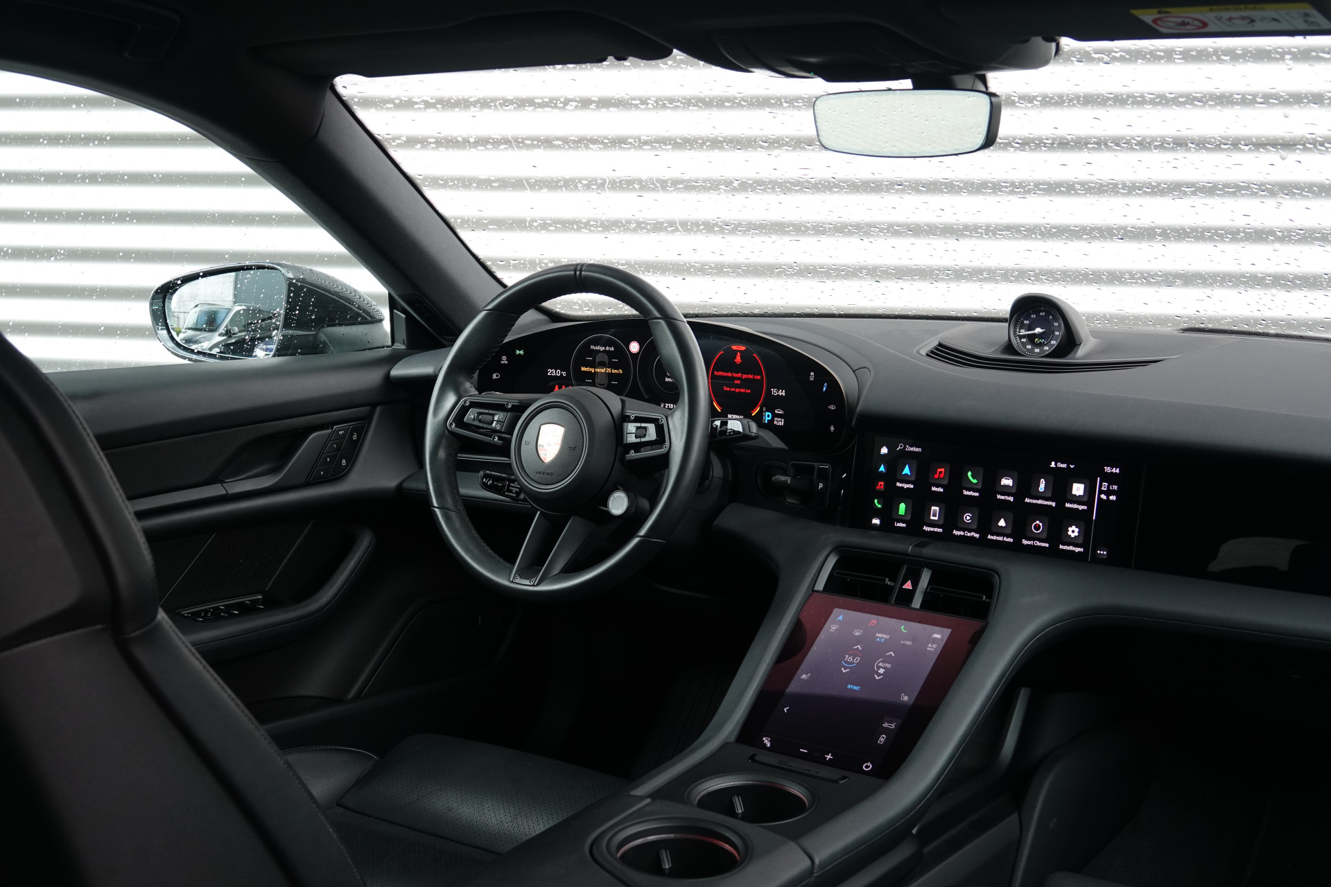 tweedehands Porsche Taycan Sport Turismo 93 kWh Sport Chrono | Pano | Bose | Memory | InnoDrive |  – beschikbaar bij Van de Velde Auto’s