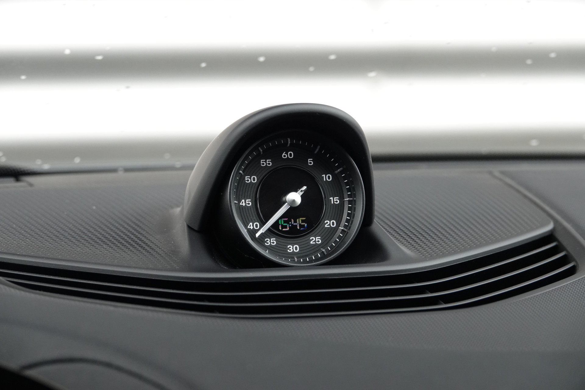 tweedehands Porsche Taycan Sport Turismo 93 kWh Sport Chrono | Pano | Bose | Memory | InnoDrive |  – beschikbaar bij Van de Velde Auto’s