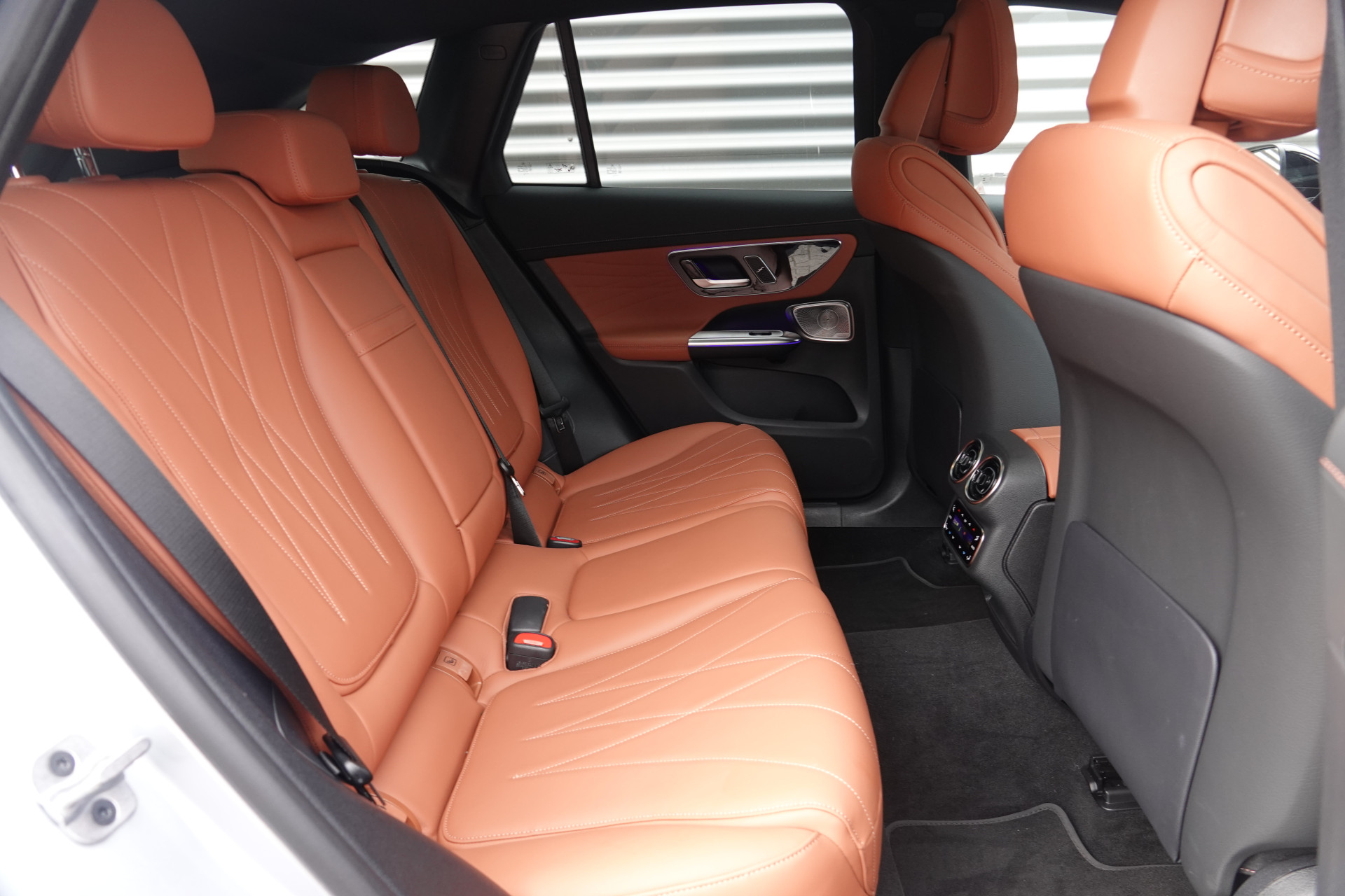 tweedehands Mercedes-Benz GLC 400e 4MATIC AMG Line | Pano | Achteras Sturing | Luchtvering | Burmester | Trekhaak | HUD |  – beschikbaar bij Van de Velde Auto’s