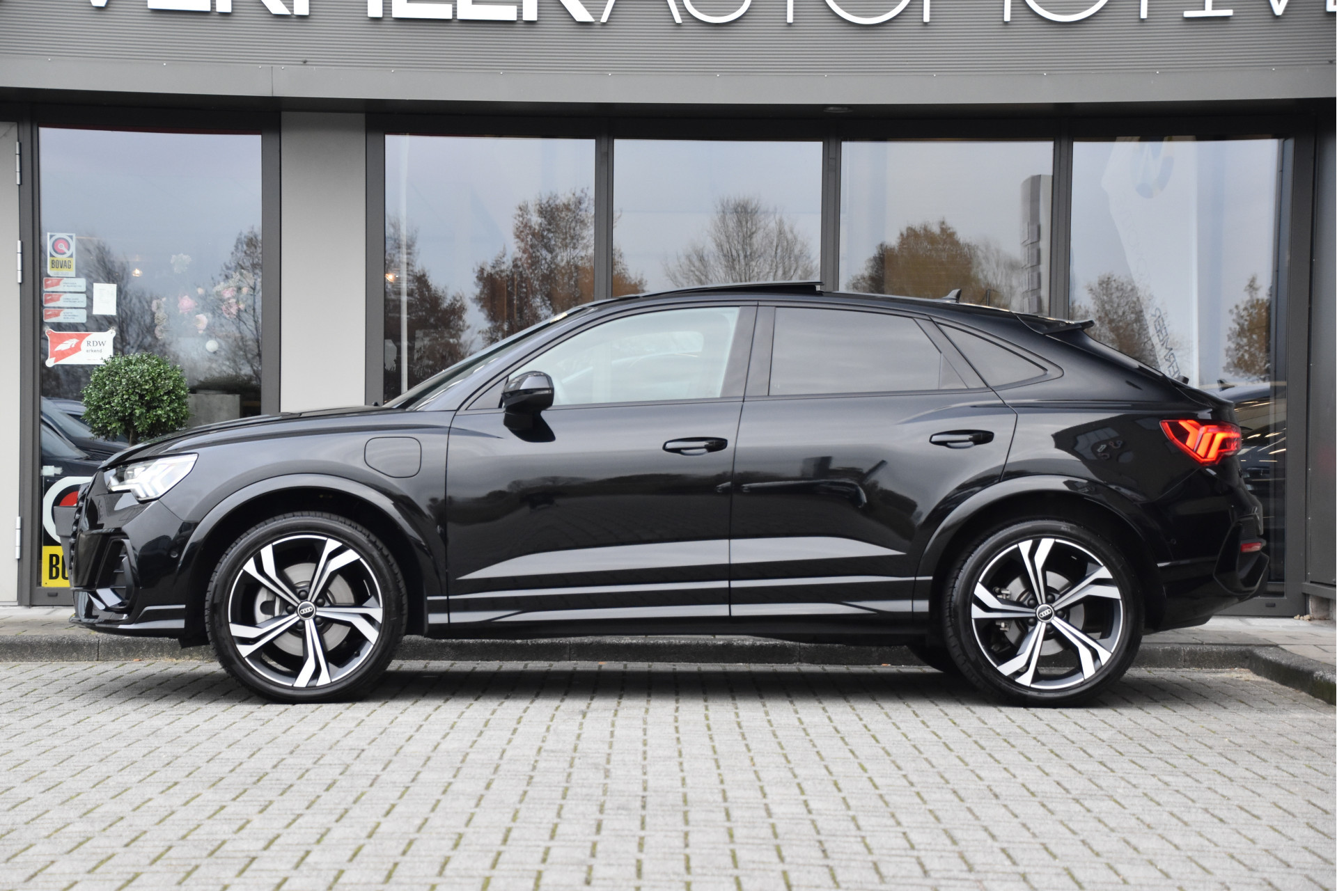 tweedehands Audi Q3 Sportback 45 TFSI e S edition | Panoramadak | Leder | Adapitve Cruise | Nieuwstaat ! |  – beschikbaar bij Van de Velde Auto’s